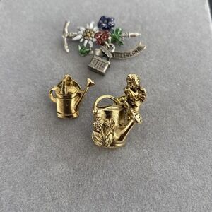 Vintage Floral Inspired Brooch Water Can Lapels